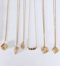 Load image into Gallery viewer, Concha Pendant Necklace