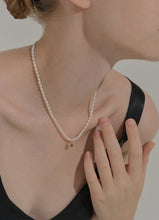 Load image into Gallery viewer, Darya Pearl Collar with a Sapphire Pendant