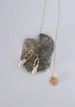 Load image into Gallery viewer, Baia Asymmetric Baroque Pearl Earrings