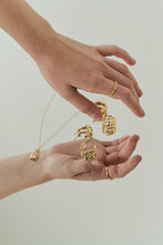 Load image into Gallery viewer, Maren Granule Solitaire Sapphire Ring