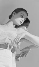 Load image into Gallery viewer, Nahala Solitaire Sapphire Band