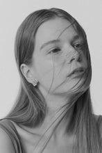 Load image into Gallery viewer, Zuri Molten Sapphire Post Earrings