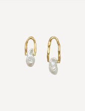 Load image into Gallery viewer, Baia Asymmetric Baroque Pearl Earrings
